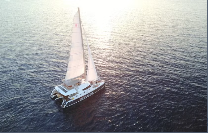 Diamond morning cruise in Santorini - Image 3